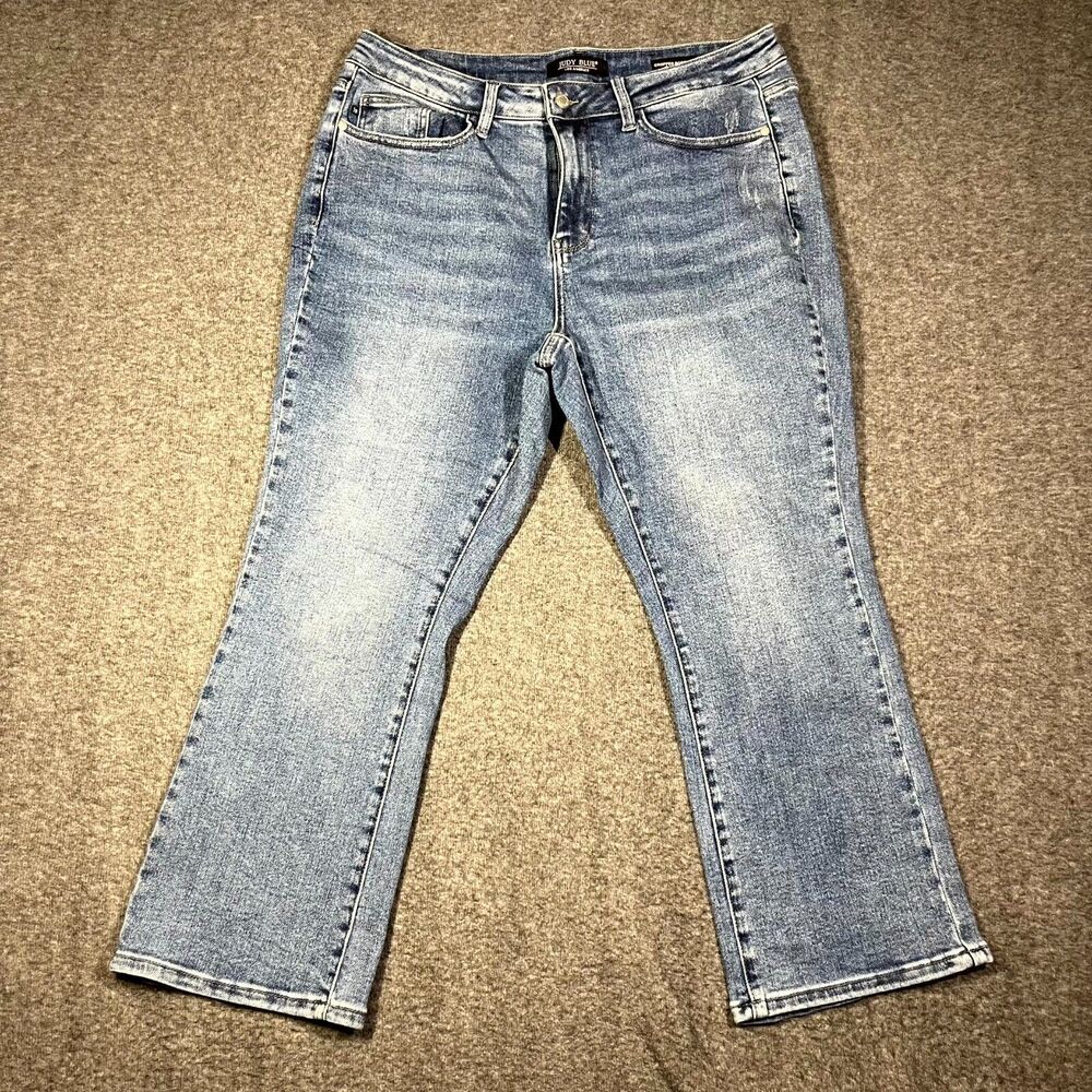 Like New Judy Blue Cropped Bootcut Jean. Sz 16W. Super Cute Summer Staple.